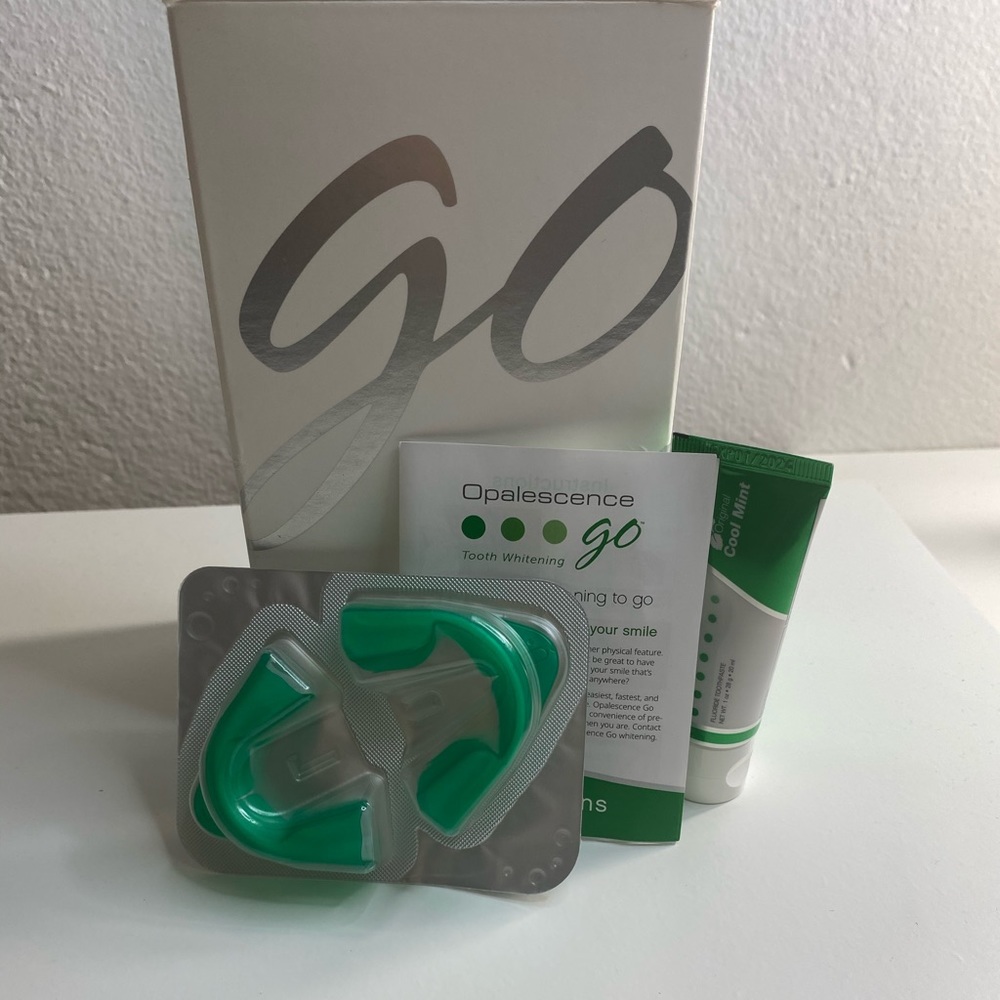 Effective Teeth Whitening! 9 trays & toothpaste.